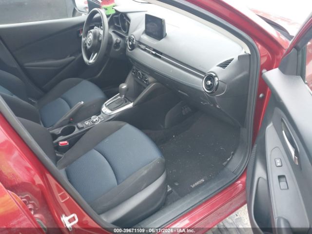 3MYDLBYV9LY715312 Toyota YARIS LE
