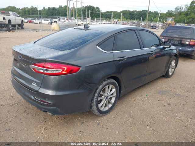 3FA6P0HDXLR231219 Ford FUSION SE