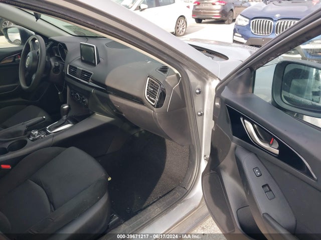 3MZBM1U72FM166811 Mazda Mazda3 I Sport