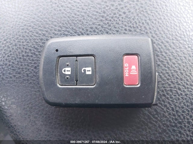 Toyota Rav4 Xle 2018 JTMWFREV0JJ736174 Image 11