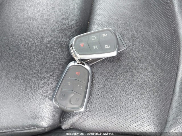 1GYKNCRS7HZ171233 Cadillac Xt5 Premium Luxury