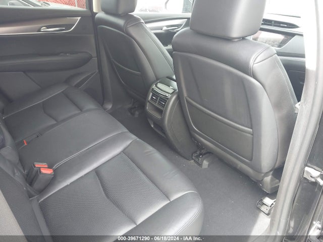 1GYKNCRS7HZ171233 Cadillac Xt5 Premium Luxury