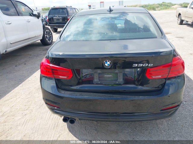 WBA8E1C51JA758794 BMW 330e Iperformance