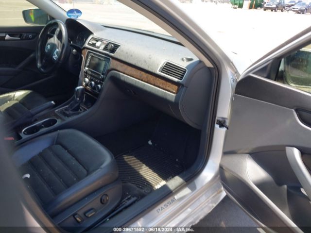 2015 VOLKSWAGEN PASSAT 1VWCV7A35FC083686 Photo 4