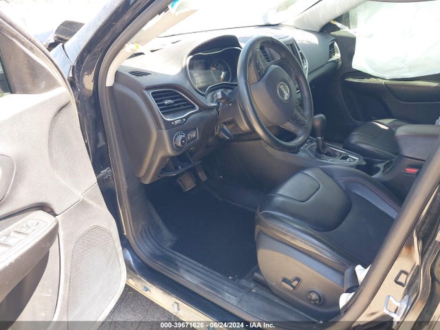 1C4PJMBX4KD328451 Jeep Cherokee Trailhawk 4x4