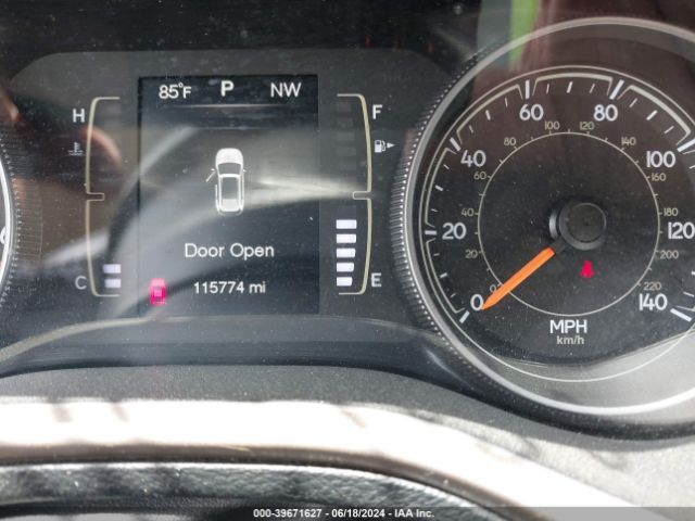 1C4PJMCB2FW714668 Jeep Cherokee Latitude