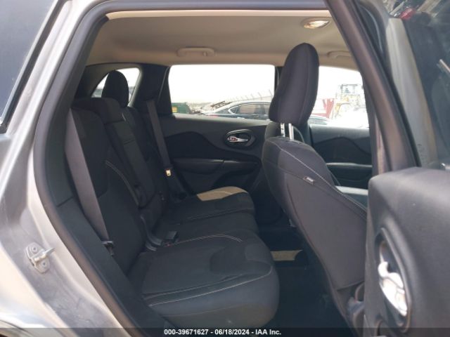 1C4PJMCB2FW714668 Jeep Cherokee Latitude
