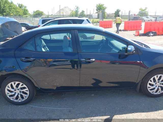 Toyota COROLLA LE 2018 2T1BURHE3JC060217 Image 13