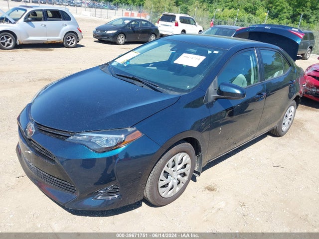 Toyota COROLLA LE 2018 2T1BURHE3JC060217 Image 2