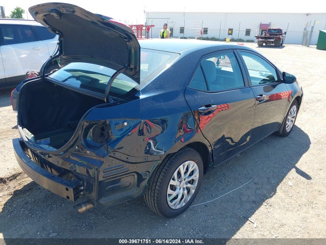 Toyota COROLLA LE 2018 2T1BURHE3JC060217 Image 4