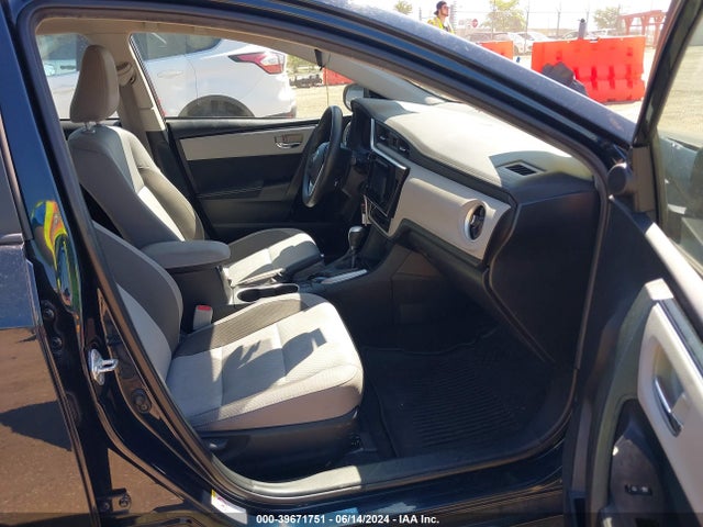 Toyota COROLLA LE 2018 2T1BURHE3JC060217 Image 5