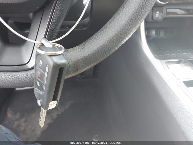 Toyota RAV4 LE 2020 JTMK1RFV3LD052054 Image 11