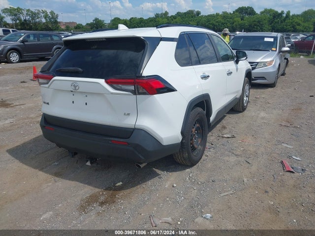 Toyota RAV4 LE 2020 JTMK1RFV3LD052054 Image 4