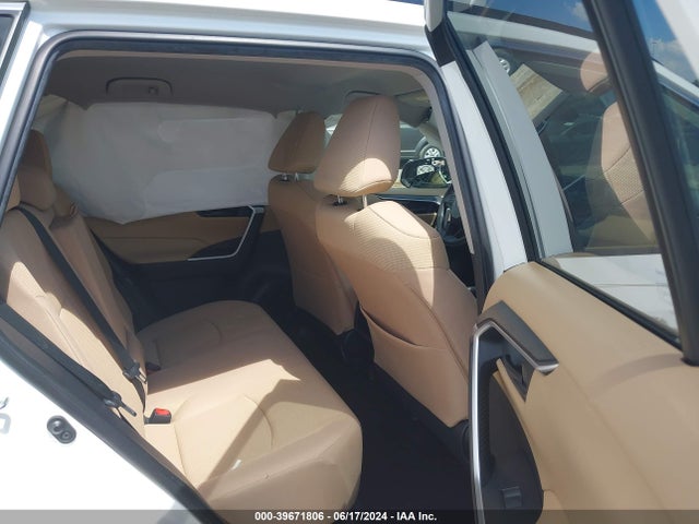 Toyota RAV4 LE 2020 JTMK1RFV3LD052054 Image 8