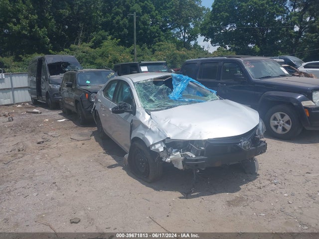 Toyota COROLLA LE 2018 5YFBURHE1JP754257 Image 1