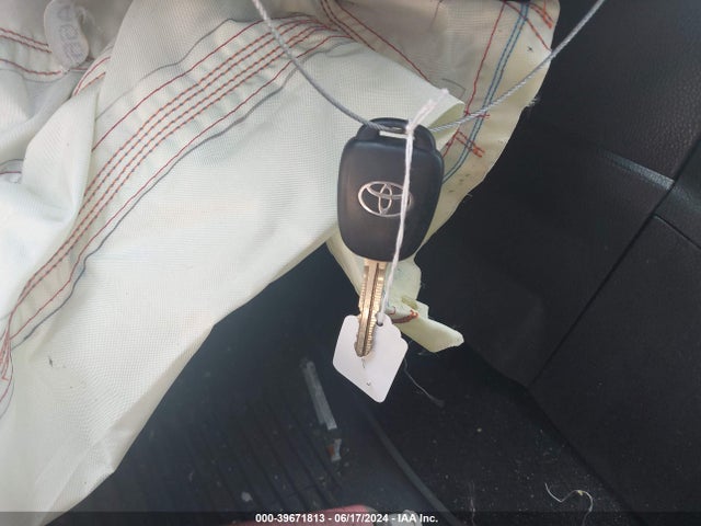 Toyota COROLLA LE 2018 5YFBURHE1JP754257 Image 11