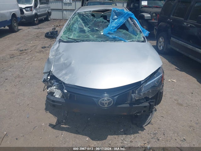 Toyota COROLLA LE 2018 5YFBURHE1JP754257 Image 6