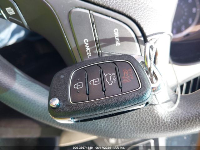 5NMZU3LB1HH017301 Hyundai Santa Fe Sport 2.4l