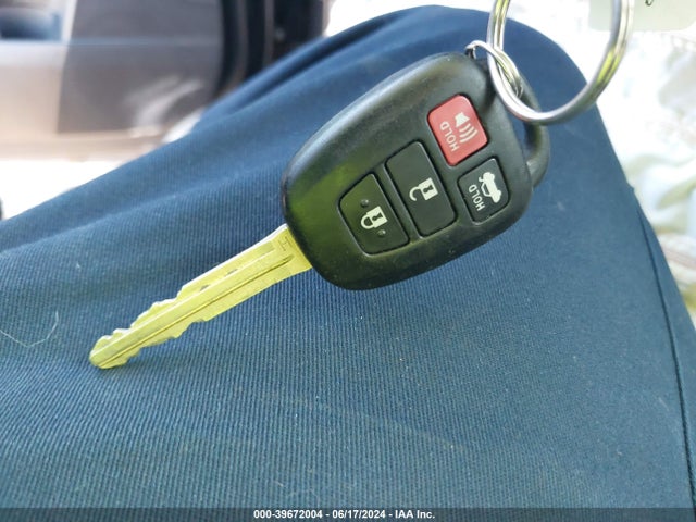 Toyota COROLLA SE 2017 5YFBURHE9HP592338 Image 11