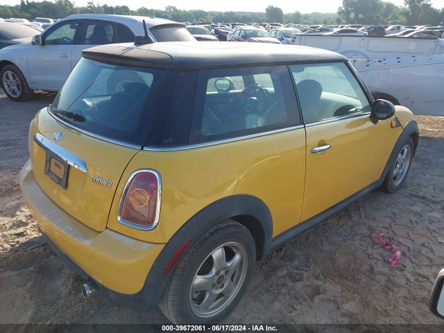 2008 MINI COOPER WMWMF33588TT64344 Photo 3