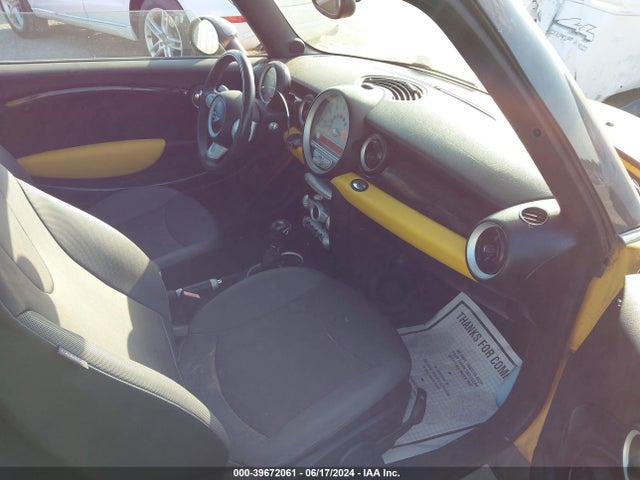 2008 MINI COOPER WMWMF33588TT64344 Photo 4
