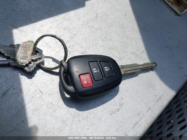 Toyota RAV4 LE 2016 2T3BFREV6GW447602 Image 11