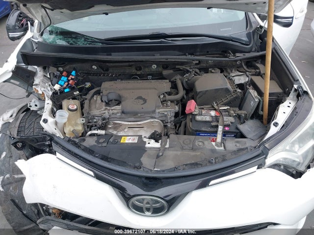 Toyota Rav4 Xle 2017 JTMWFREV4HD100429 Image 10