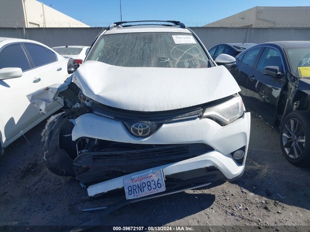 Toyota Rav4 Xle 2017 JTMWFREV4HD100429 Image 12