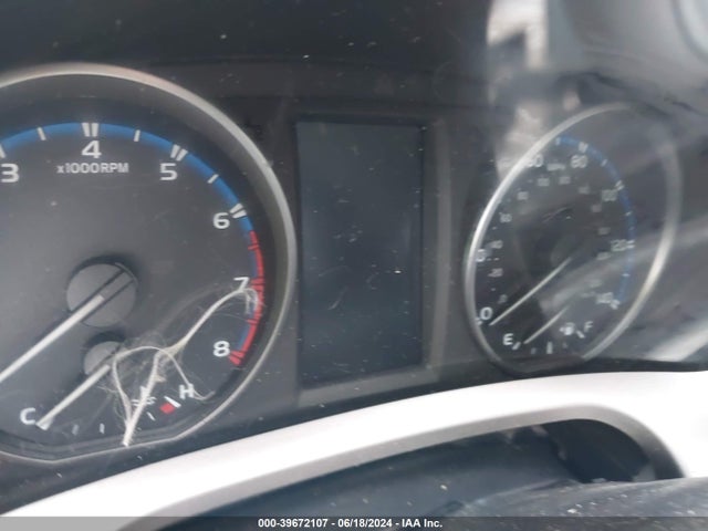Toyota Rav4 Xle 2017 JTMWFREV4HD100429 Image 15
