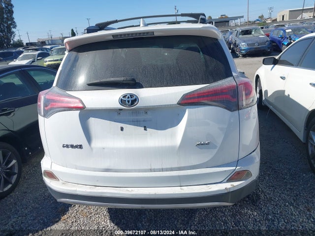 Toyota Rav4 Xle 2017 JTMWFREV4HD100429 Image 16