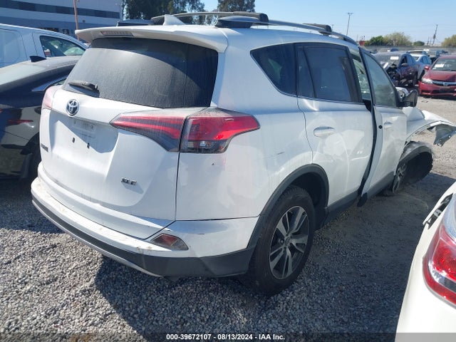 Toyota Rav4 Xle 2017 JTMWFREV4HD100429 Image 4