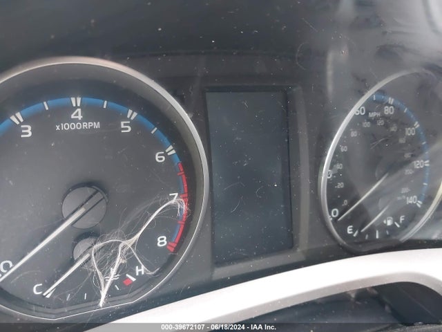 Toyota Rav4 Xle 2017 JTMWFREV4HD100429 Image 7
