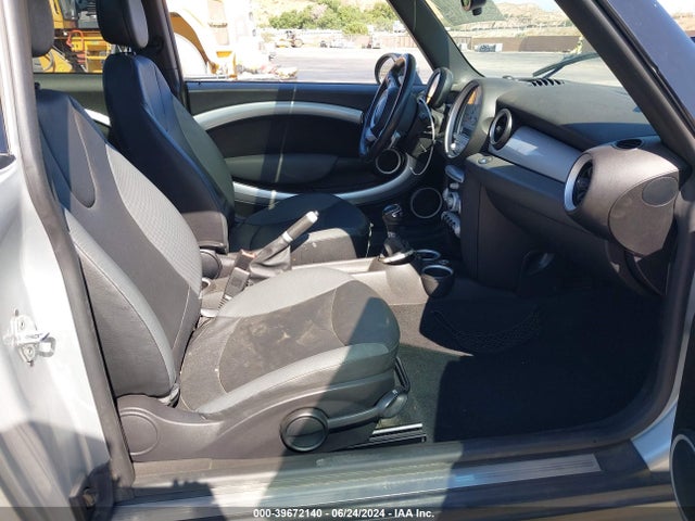 2008 MINI COOPER CLUBMAN WMWML33568TN66057 Photo 4