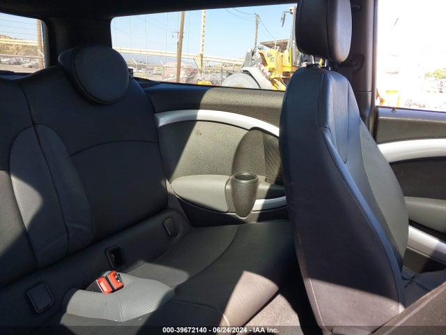 2008 MINI COOPER CLUBMAN WMWML33568TN66057 Photo 7
