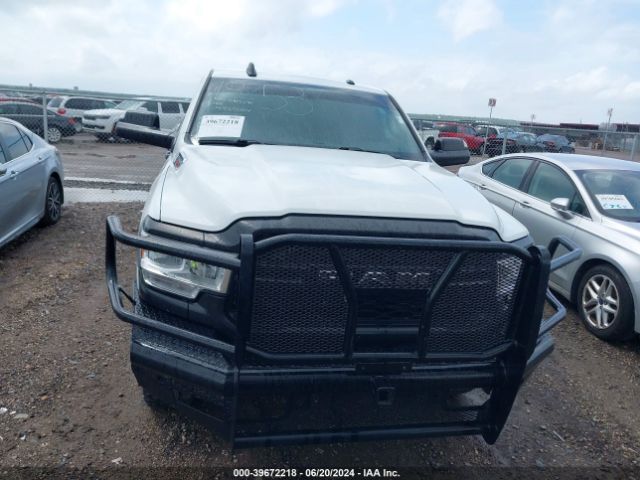 3C6UR5HJ0NG203207 RAM 2500 Tradesman  4x4 8' Box