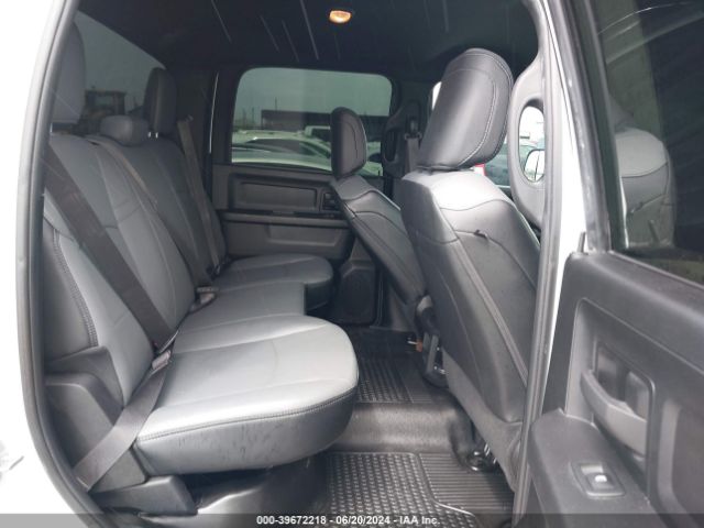 3C6UR5HJ0NG203207 RAM 2500 Tradesman  4x4 8' Box