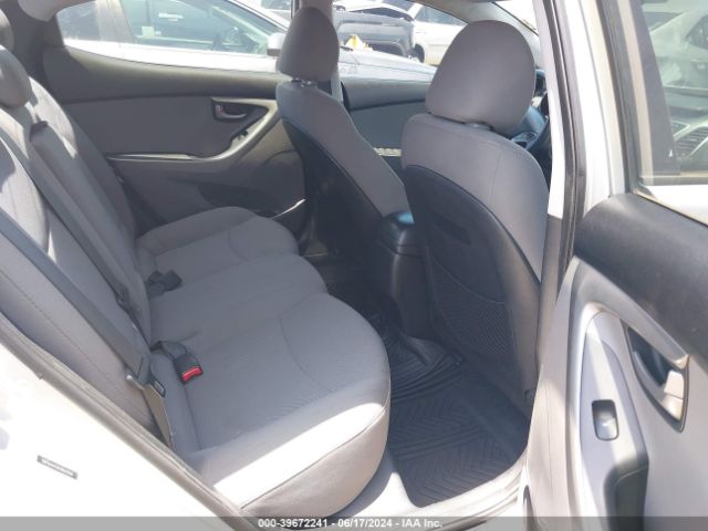 5NPDH4AE6GH697800 Hyundai ELANTRA SE