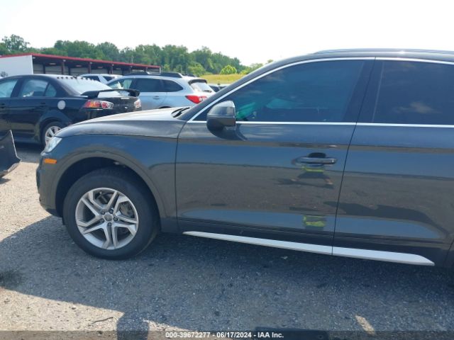 WA1BNAFY2J2229325 Audi Q5 2.0t Premium/2.0t Tech Premium