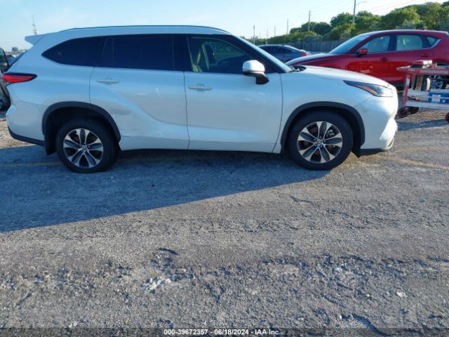 5TDGZRBH7MS124281 Toyota Highlander Xle