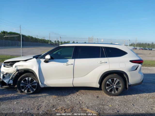 5TDGZRBH7MS124281 Toyota Highlander Xle