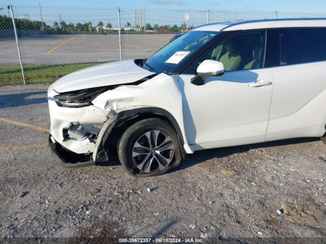 5TDGZRBH7MS124281 Toyota Highlander Xle
