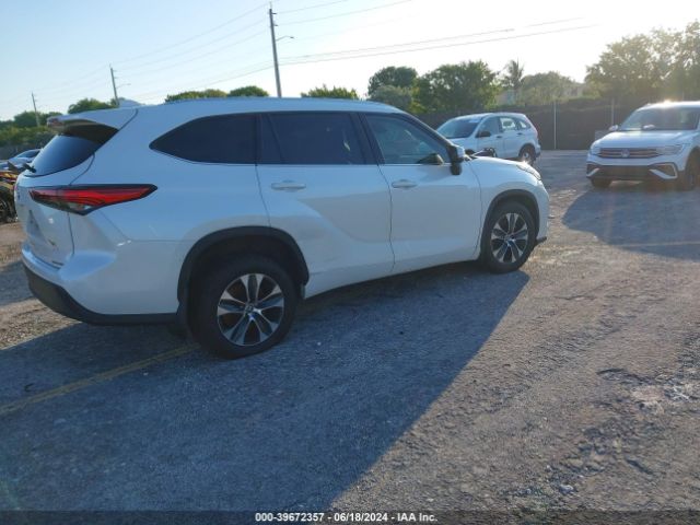5TDGZRBH7MS124281 Toyota Highlander Xle