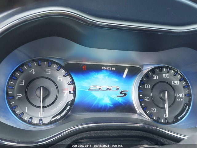 1C3CCCBG0FN736145 Chrysler 200 S