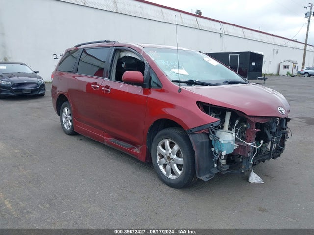 Toyota Sienna Xle V6 8 Passenger 2014 5TDYK3DC6ES422412 головне зображення