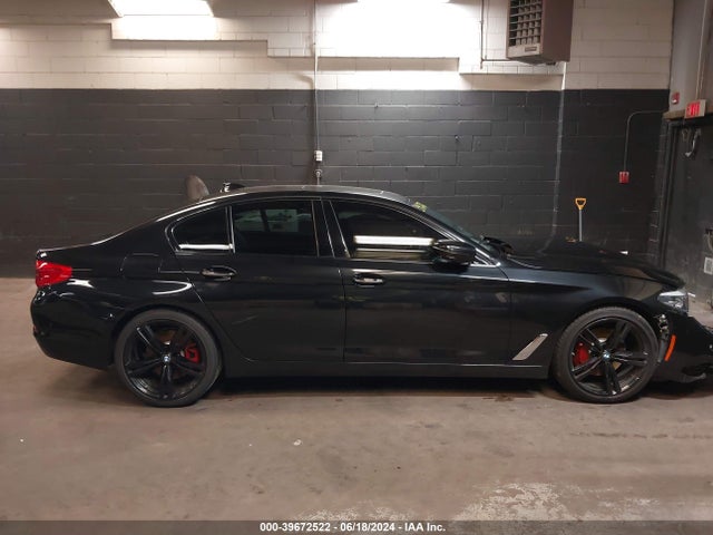 WBAJE7C31HG889685 BMW 540i Xdrive