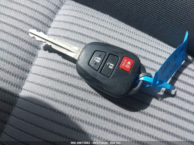 Toyota RAV4 LE 2015 2T3BFREV7FW241705 Image 11