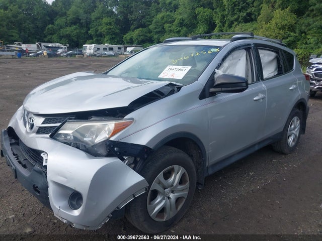 Toyota RAV4 LE 2015 2T3BFREV7FW241705 Image 2