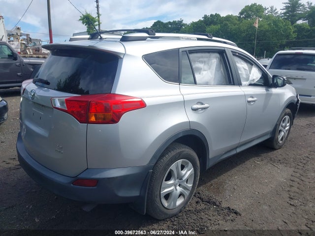 Toyota RAV4 LE 2015 2T3BFREV7FW241705 Image 4