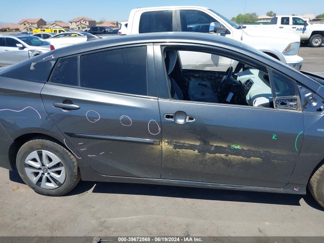 Toyota Prius Two Eco 2016 JTDKARFU4G3018840 Image 14