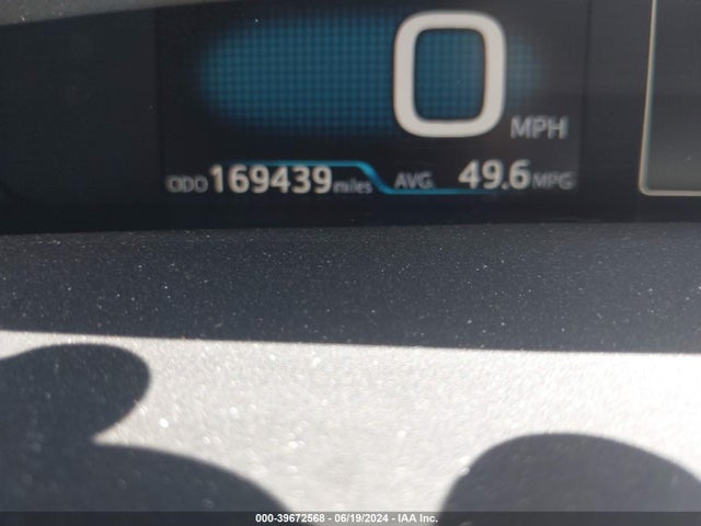 Toyota Prius Two Eco 2016 JTDKARFU4G3018840 Image 7